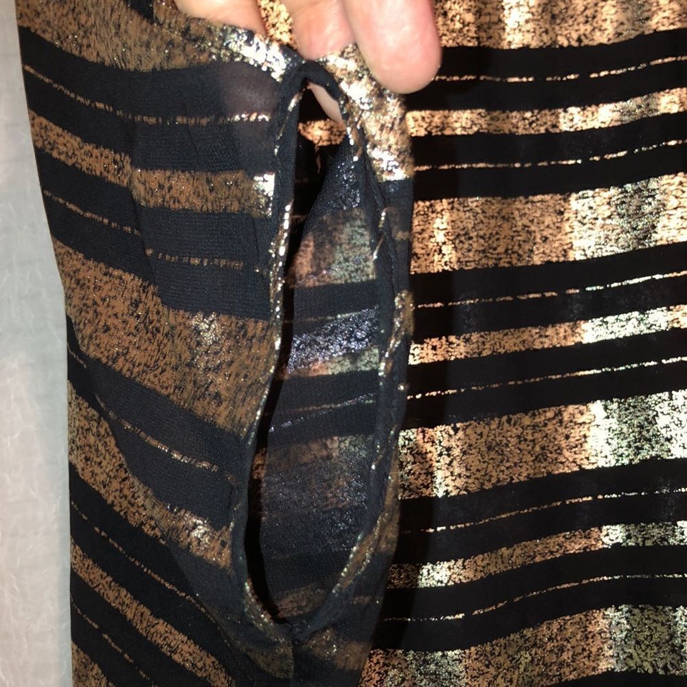 BCX S Batwing Cold Shoulder Crew Neck Metallic Black Gold Horizontal Stripe - Picture 10 of 10